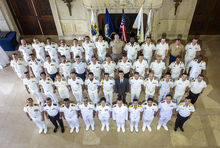 A student class group shot