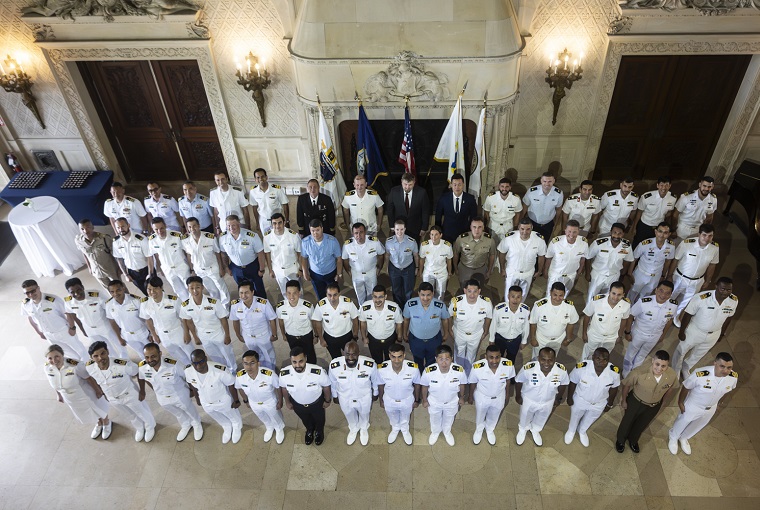 A student class group shot