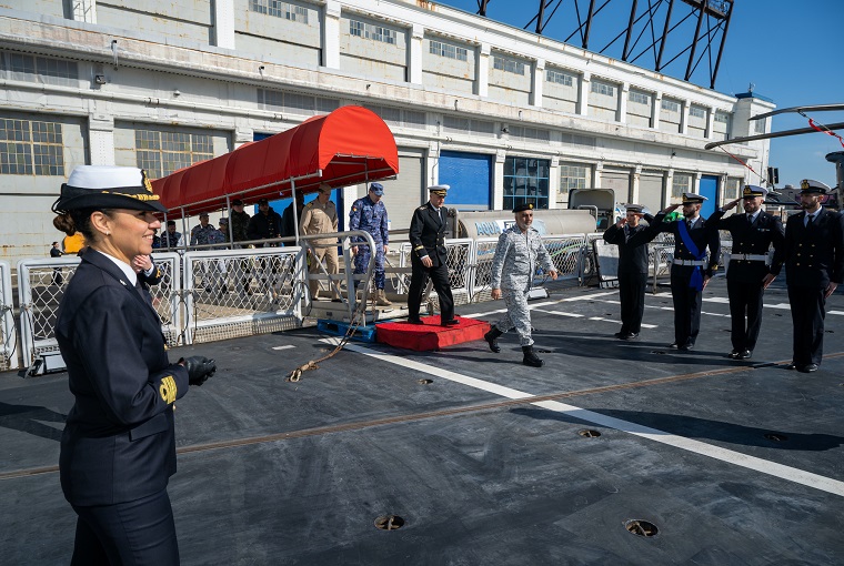A delegation from the U.S. Naval War College’s Naval Command College (NCC) visited the Italian Carlo Bergamini-class frigate ITS Alpino (F 594) in Boston during the warship’s port visit there on Thursday, Feb. 26.