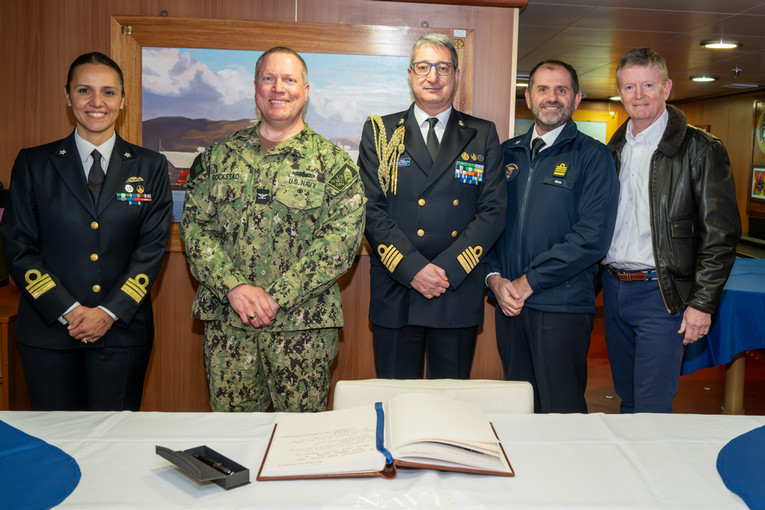 A delegation from the U.S. Naval War College’s Naval Command College (NCC) visited the Italian Carlo Bergamini-class frigate ITS Alpino (F 594) in Boston during the warship’s port visit there on Thursday, Feb. 26.