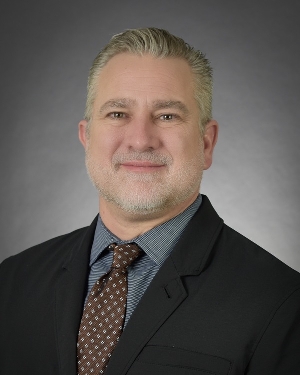 Mark E. de Jong faculty photo